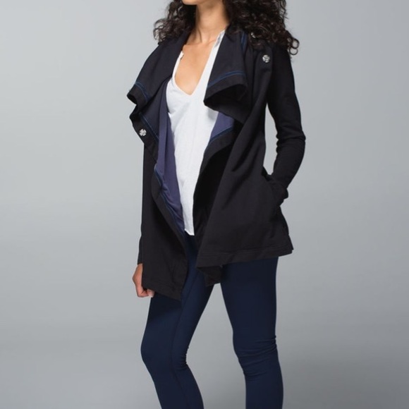 Lulu Lemon Grey Savasana Wrap Sweater. - Picture 6 of 7